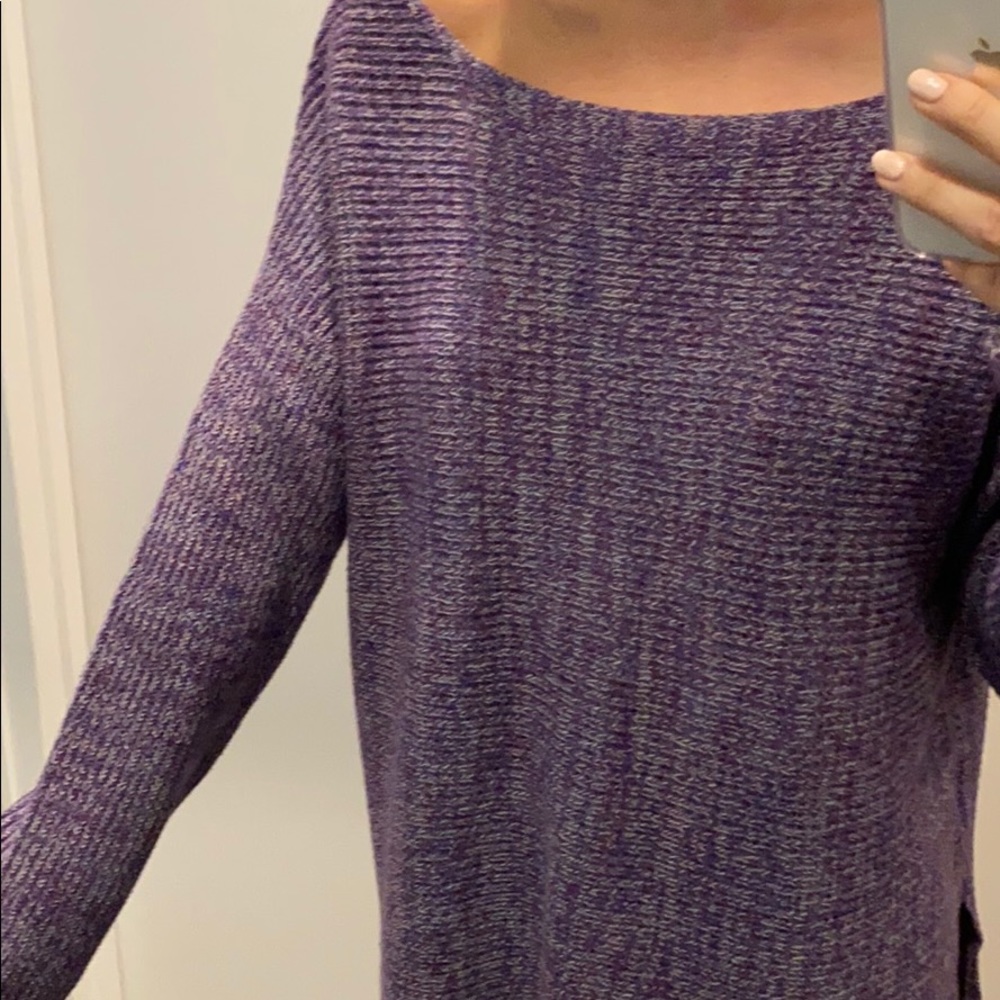 Boatneck / off the shoulder - high low sweater